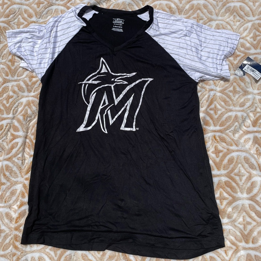 Girls shirt; Miami Marlins Genuine Merchandise Size Large/ 10-12